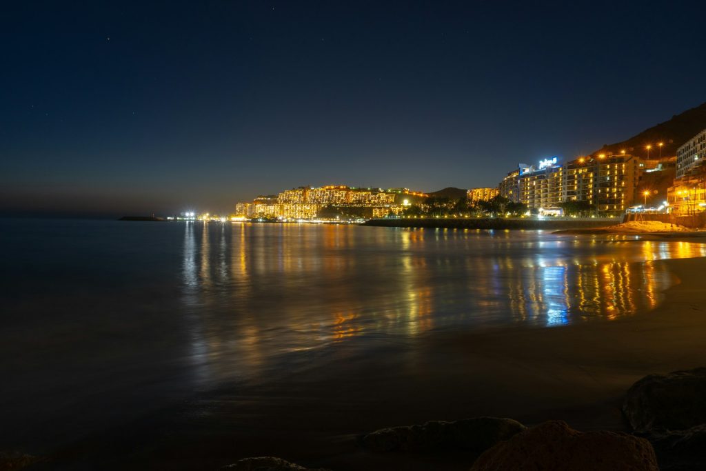 Utsikt mot Anfi del Mar på kveldstid