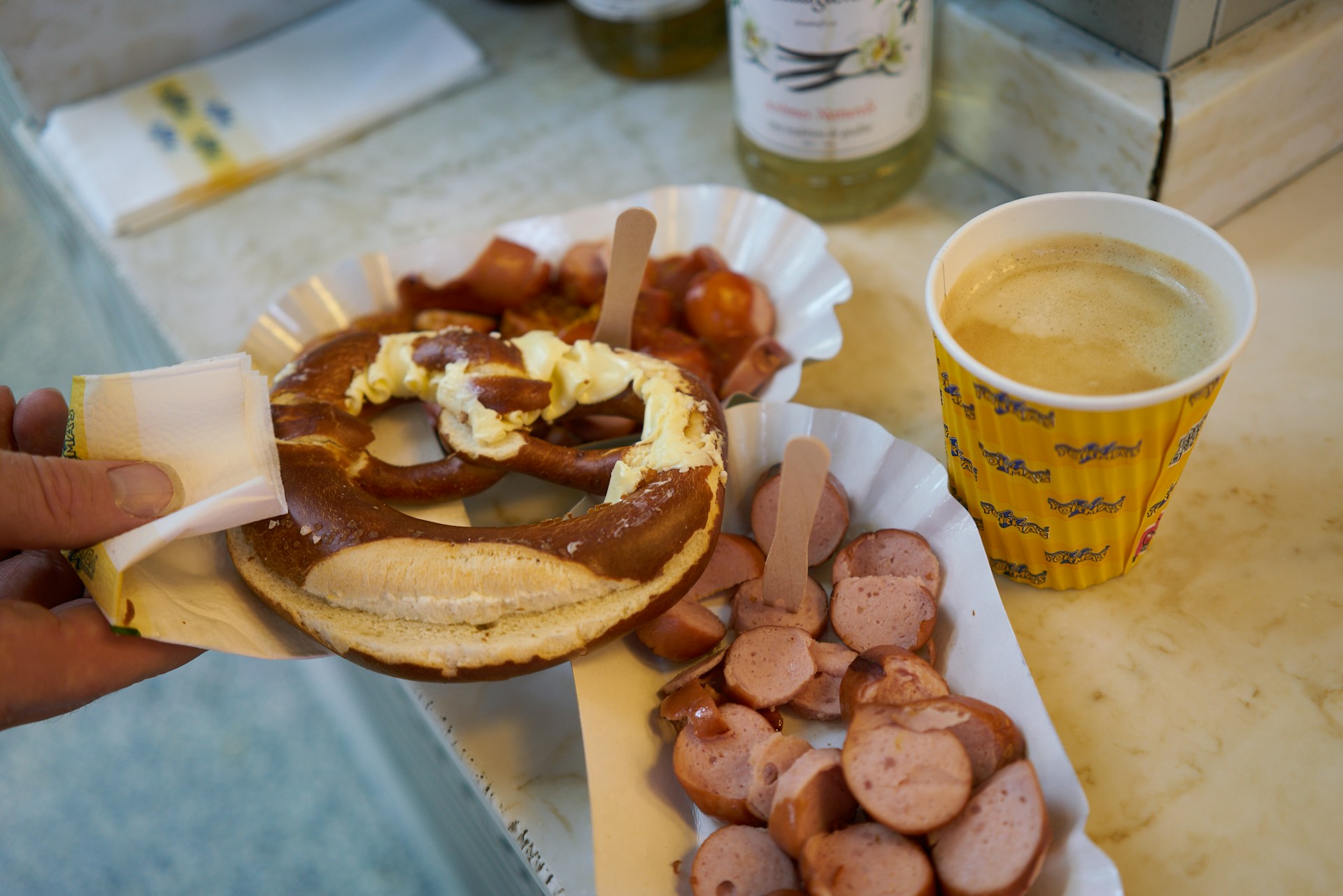 Bretzel / saltkringle og currywurst