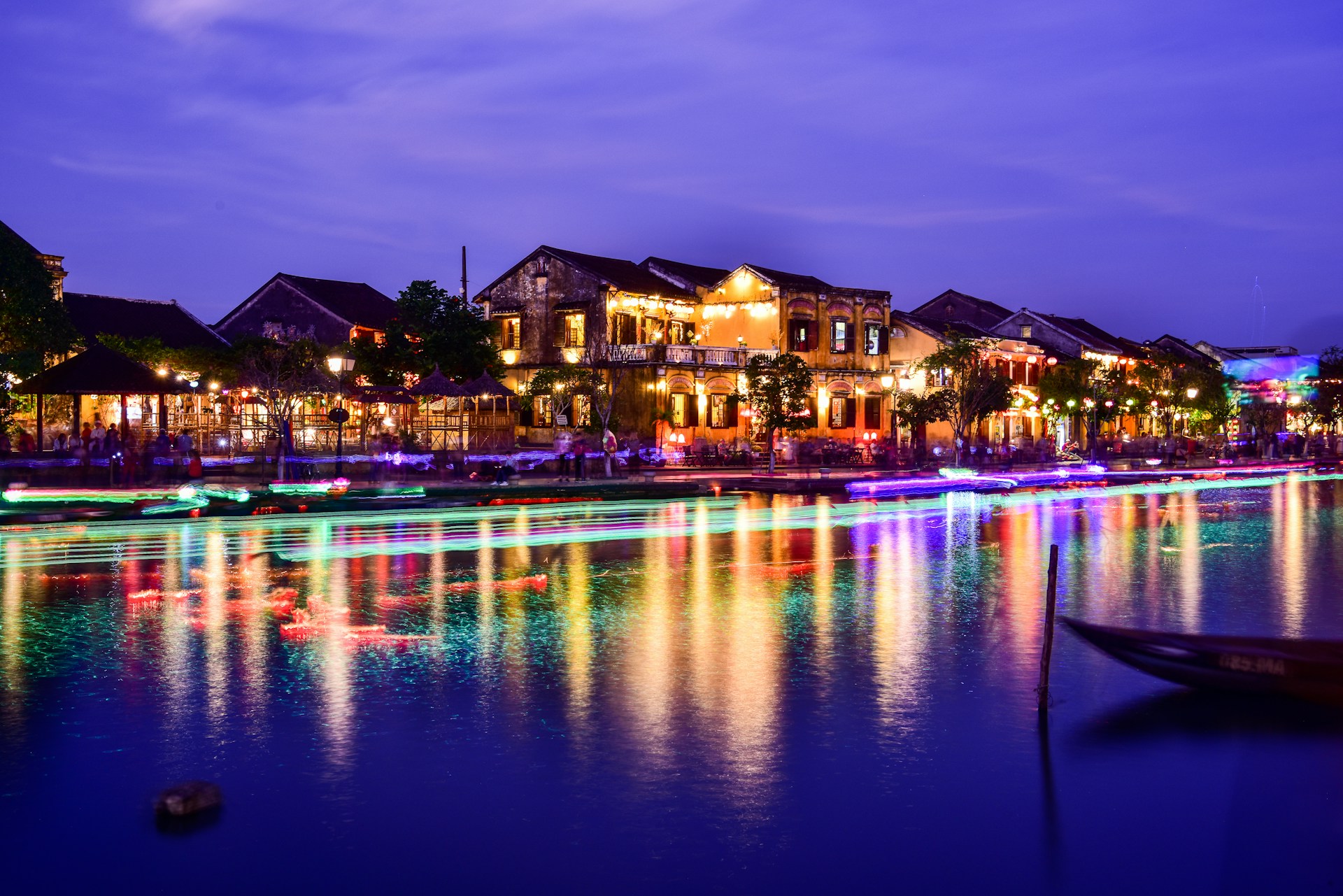Reiseguide: Hoi An i Vietnam Hoi An i Vietnam på kvelden
