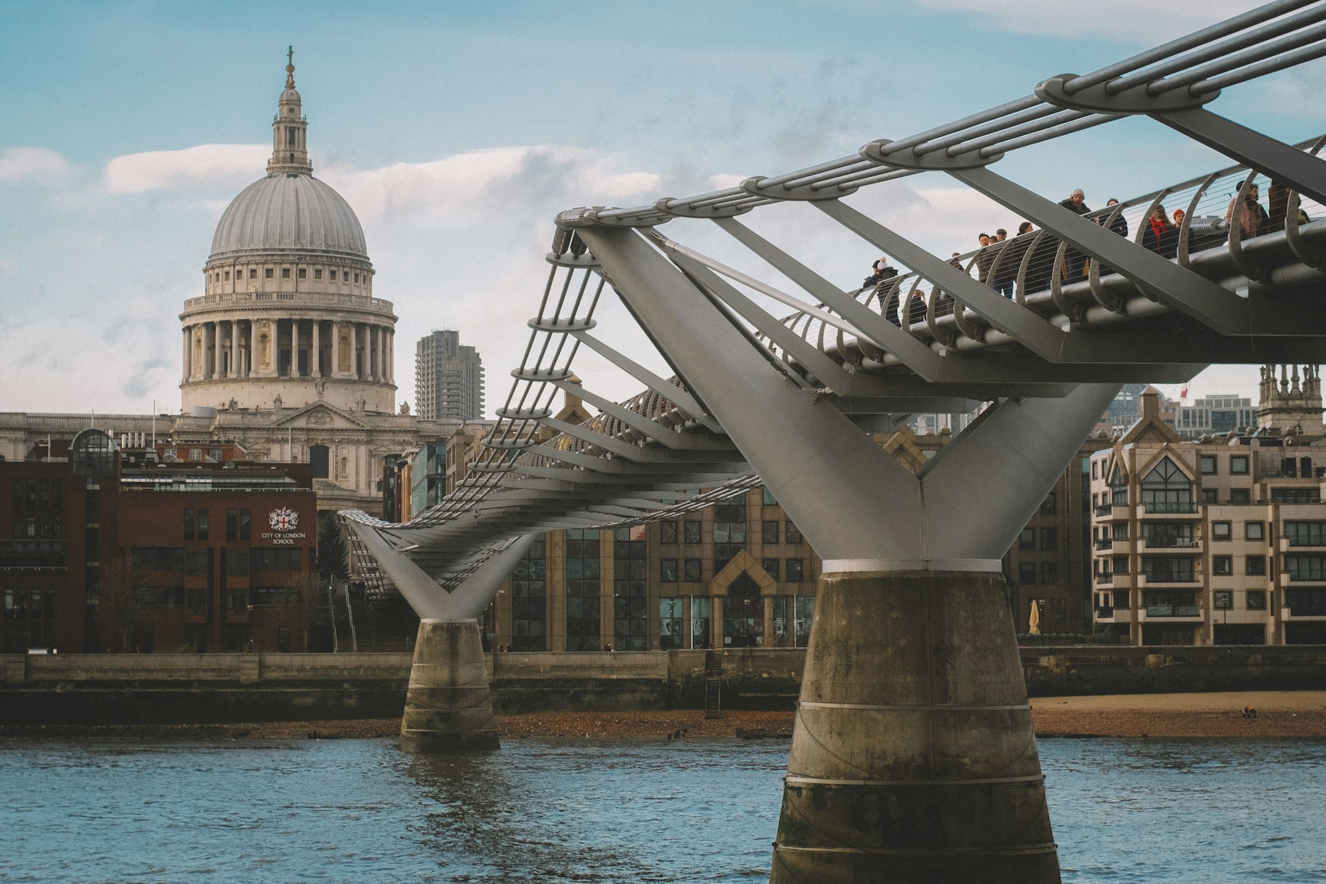 Millennium Bridge i London