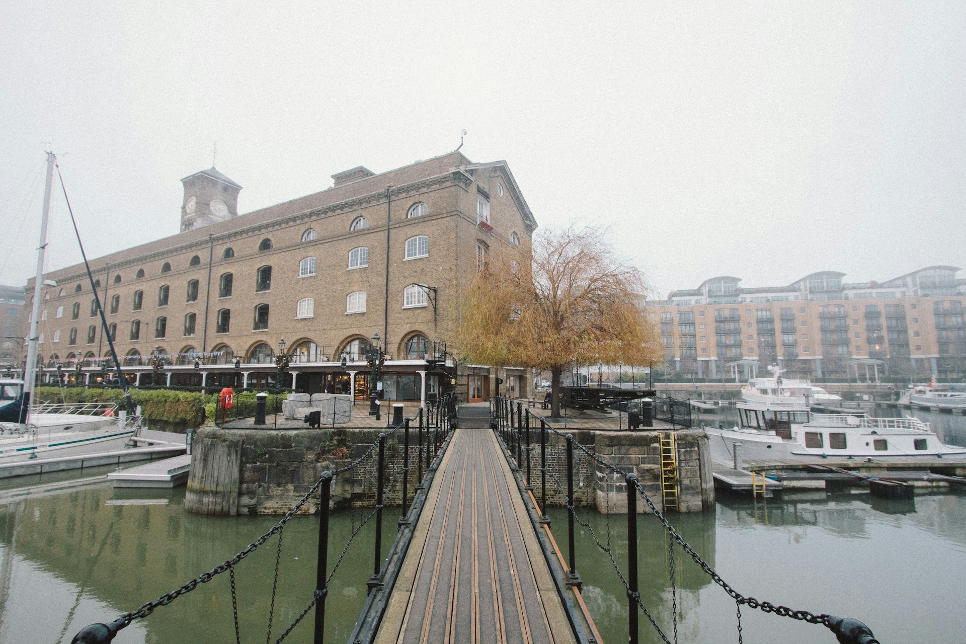 St. Katharine Docks i London