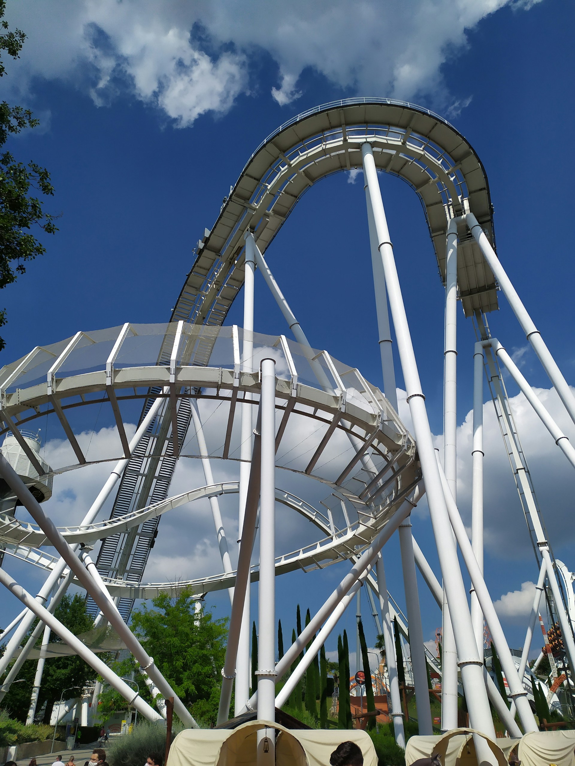 En berg-og-dalbane i Gardaland i Italia