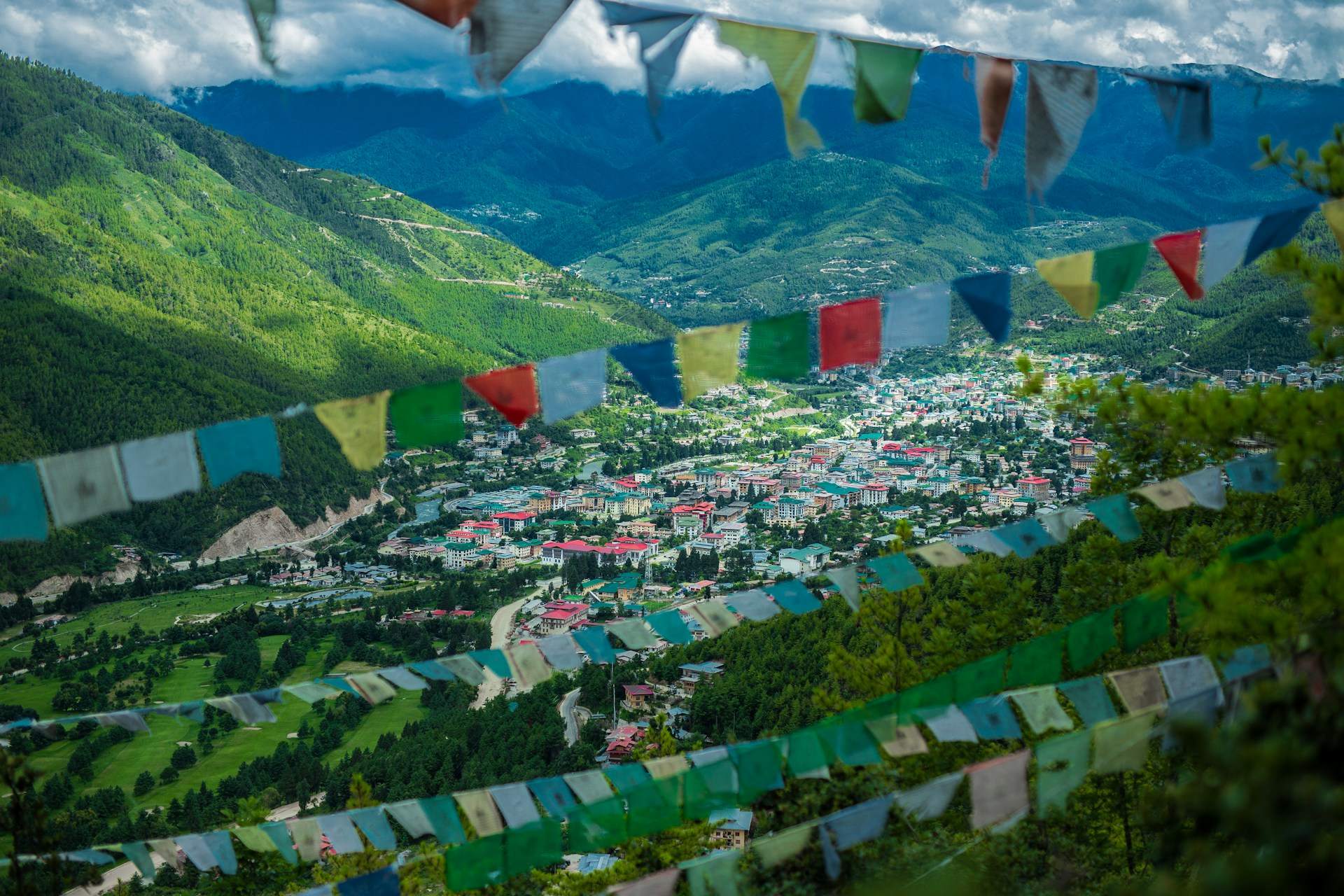 Utsikt mot Thimphu, hovedstaden i Bhutan