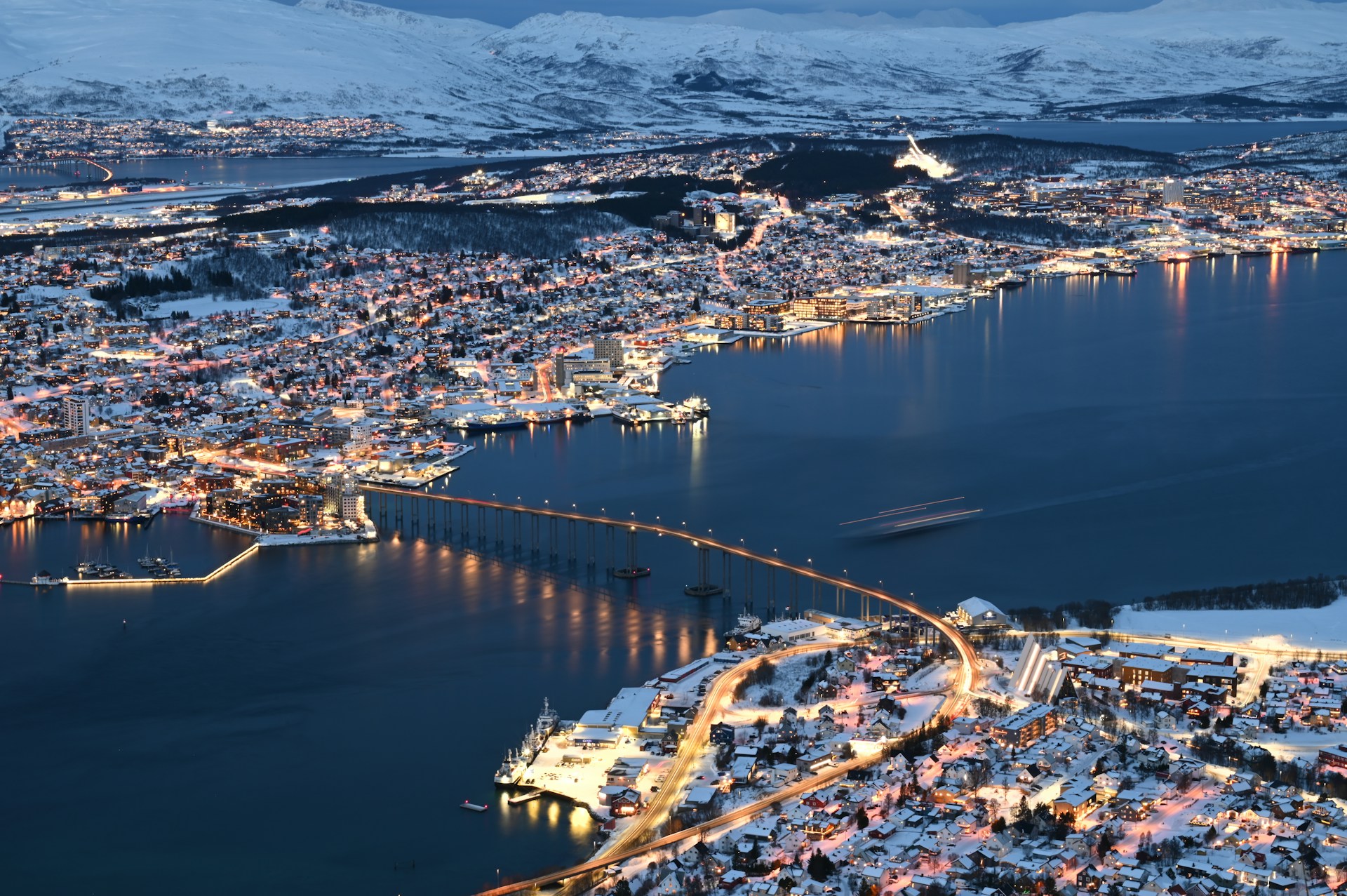 Utsikt over Tromsø på vinteren