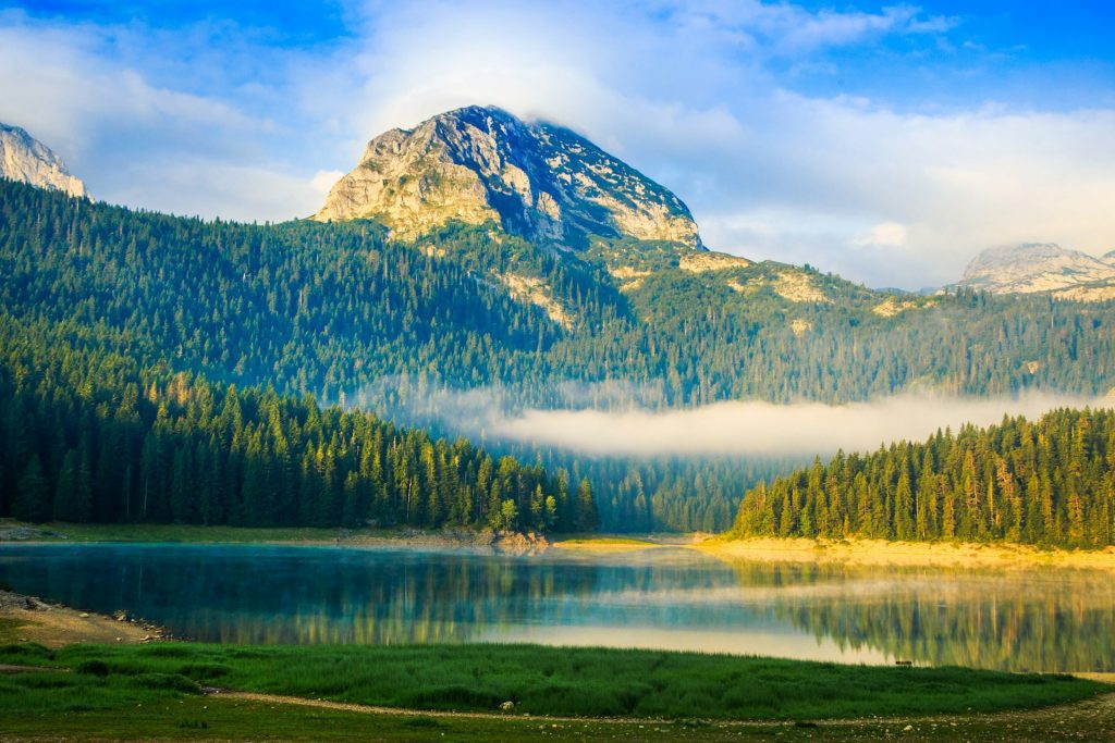 Crnosjøen eller Black Lake i Durmitor nasjonalpark i Montenegro
