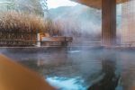Et privat onsen i et ryokan i Japan